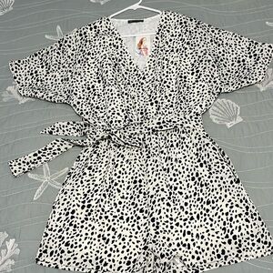 PRETTY GARDEN/ WOMANS ROMPER/ SIZE S/ BLACK & WHITE / NWT / FULLY LINED /POCKETS